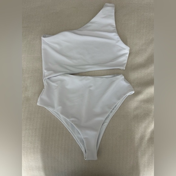 Beach Riot Celine One Piece - Picture 3 of 6